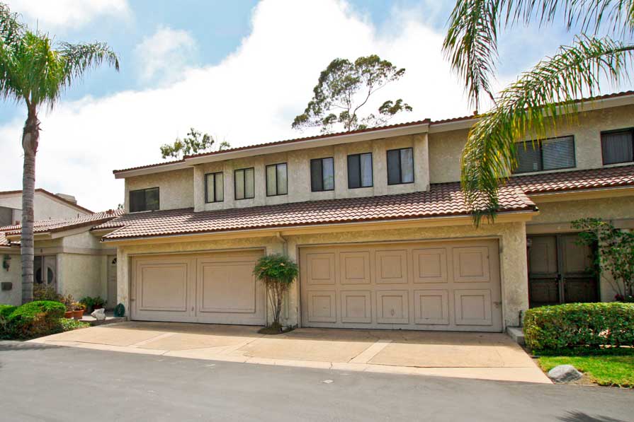 Seaview Townhomes in San Clemente, California