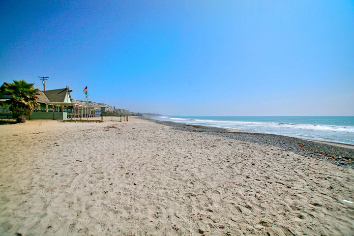 Shore Cliffs Beach near Bay Cliff Village in San Clemente, CA